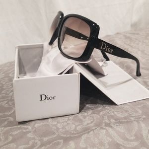 Christian Dior| % Aunthentic